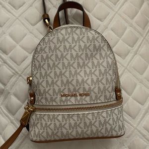 Michael Kor crossbody